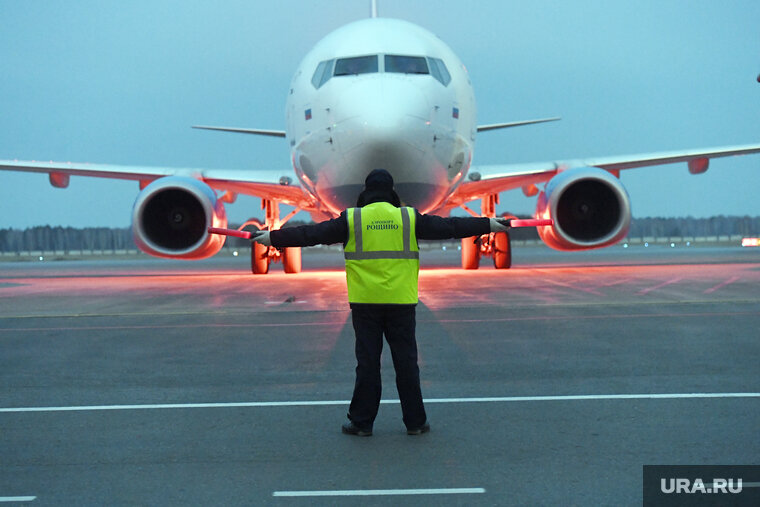   Борт пришлось садить в Рощино из-за отказа одной из систем