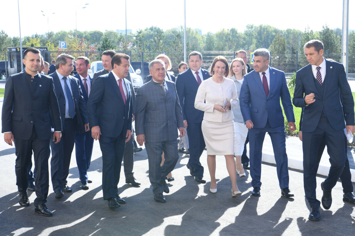 Раис Татарстана Рустам Минниханов посетил новую школу – №107 в Ново-Савиновском районе Казани Фото: rais.tatarstan.ru