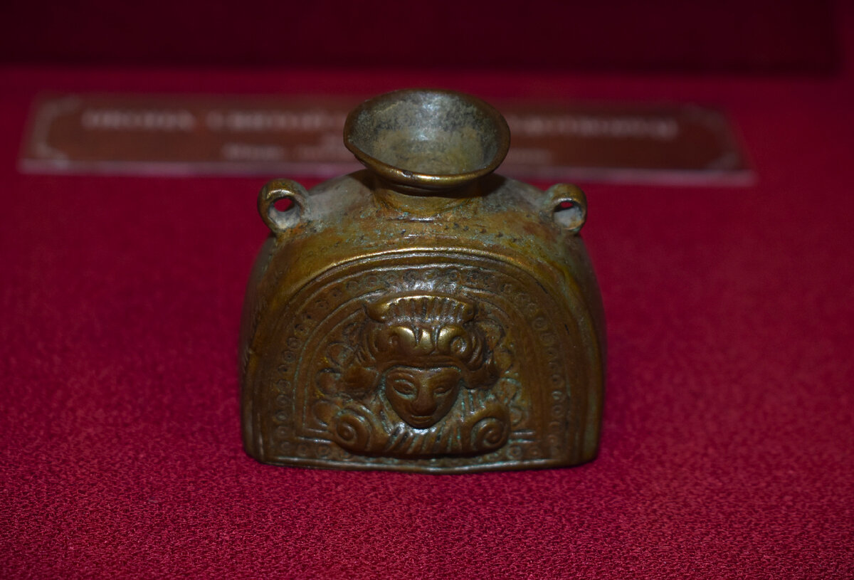 Подвесная чернильница. Россия XVII - XVIII вв. Фото ЕИХМ