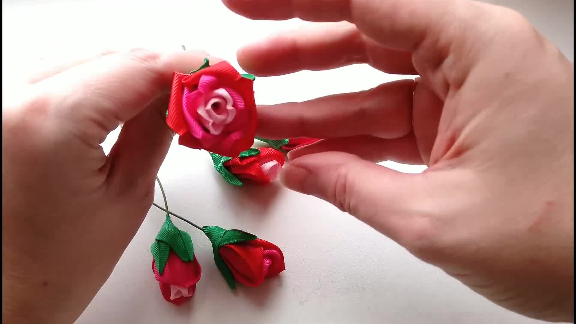 Розы из ленты