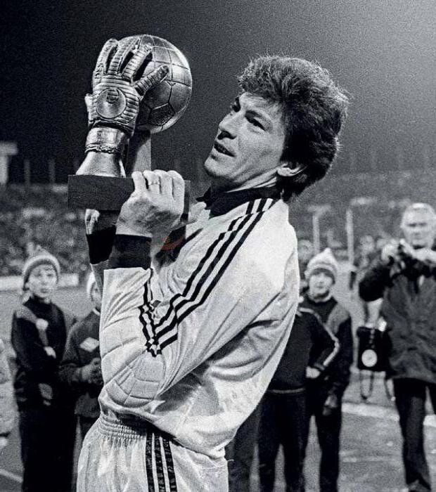 Дасаев - приз лучшему вратарю мира