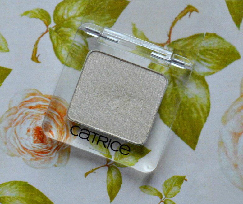 Catrice Absolute Eye Colour Mono в красивом оттенке # 860 "The Beauty And The Beige"
