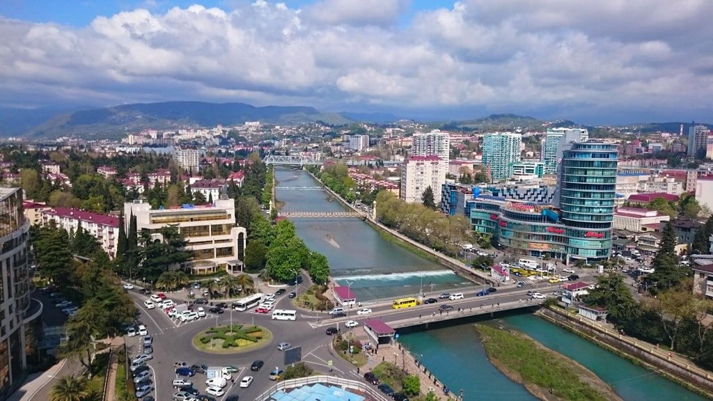 Обзор города. Сочи центр города. Сочи центр города улицы. Главная улица Сочи. Сочи Центральная улица города.