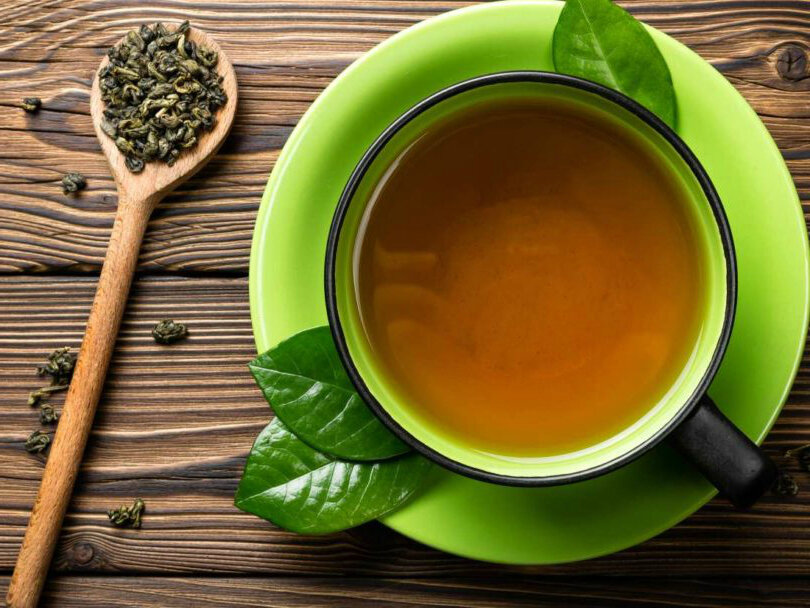   Множество статей уже вышло на тему зеленого чая, вроде бы все знают, что пить его полезно, но по каким именно причинам, какую пользу несет употребление зеленого чая, расскажу сегодня.