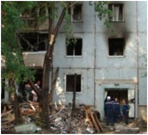 Многоэтажный жилой дом после взрыва газа. Категории нет.