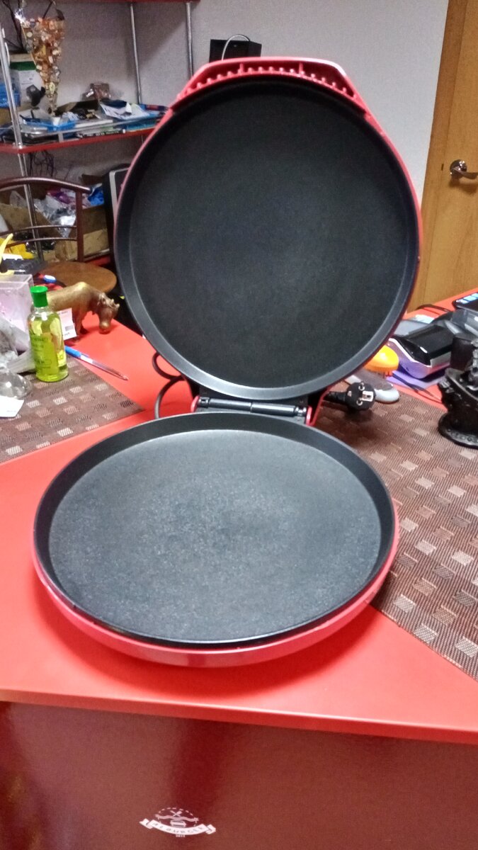 Купил в своем комиссионном магазине! Кто-то не оценил ))) А ведь классная штука! Много чего можно приготовить в нем!