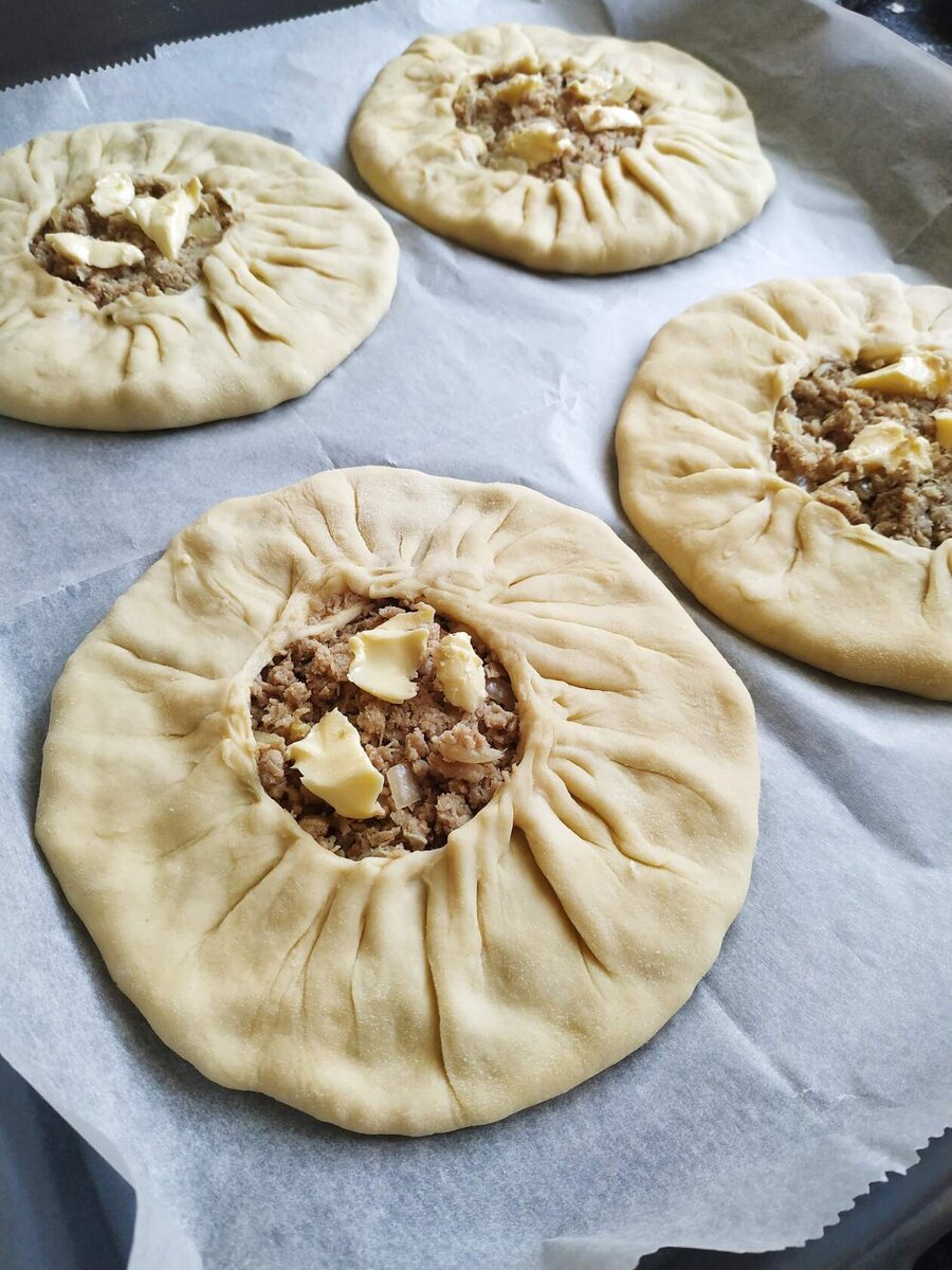 Нутовая лепешка с начинкой