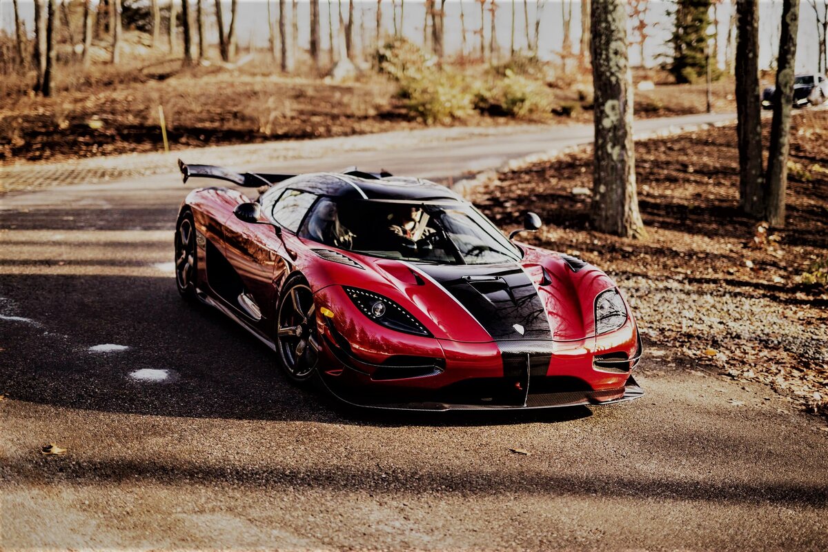 Машина Koenigsegg