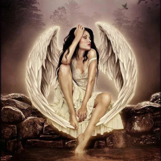 ДУХ 
Когда то дух по воздуху
летал и чтоб остепениться ,
учредил он свой энергетический канал,
чтоб вместе с телом слиться.
вошедши в тело обуял его 
экстаз неимоверный.
и так себя он потерял 
среди иллюзий смелых.
забыл себя,забыл канал
 и как вернуться в дом свой.
бродить по белу свету стал,
не понимая кто он.
лишь только ветер перемен
омоет лик уставший,
и может он поможет духу
осознать ,
что стал он ангел павший.