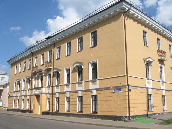 Здание бывшей гостиницы «Ильмень»