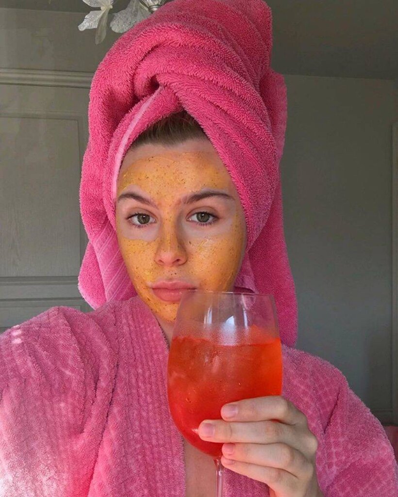 3 натуральных маски-скраба для лица и тела. Фото: instagram/@rosiehw