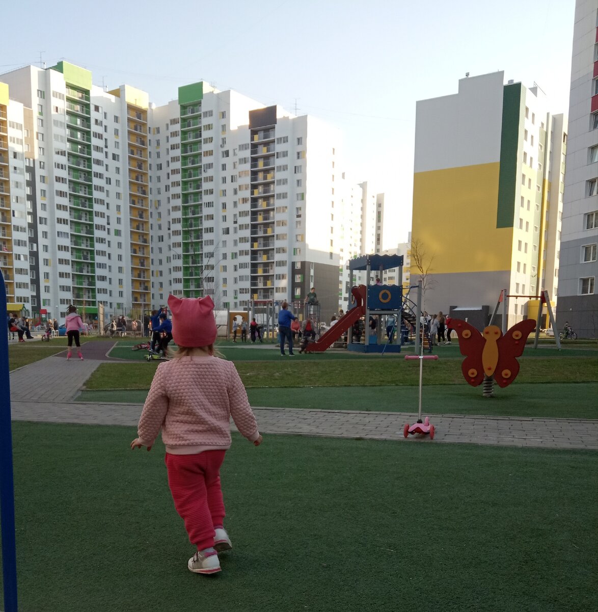 А так выглядит та же площадка сегодня