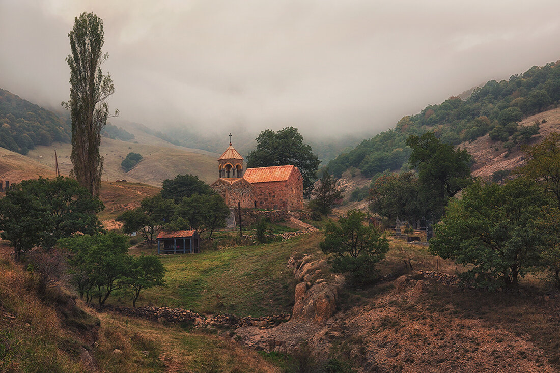 Ардви. Монастырь Србанес