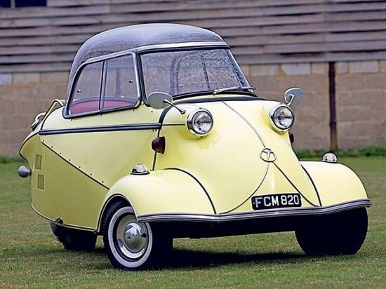Модель Messerschmitt KR175, увидевшая свет в 1953 году стала одной из первых, машин в которых комфорт и динамика были принесены в жертву практичности и дешевизне. Сами немцы, после войны не имевшие доходов для покупки полноразмерного автомобиля, прозвали его скутером с кабиной.
 
 Этот удивительный, трехколесный автомобиль имел компоновку кабины, во многом схожую со знаменитым немецким истребителем Второй Мировой войны. Руль напоминал обычный мотоциклетный, а в двухместной кабине человеку было очень мало места, и пассажир мог сесть только за водителем.