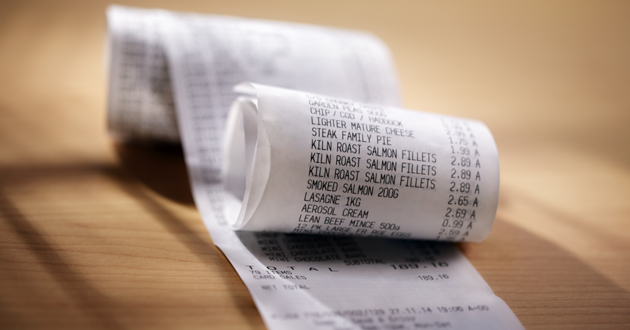 Чеки из магазинов не должны лежать рядом с продуктами питания, не стоит мять и рвать их перед тем как выбросить