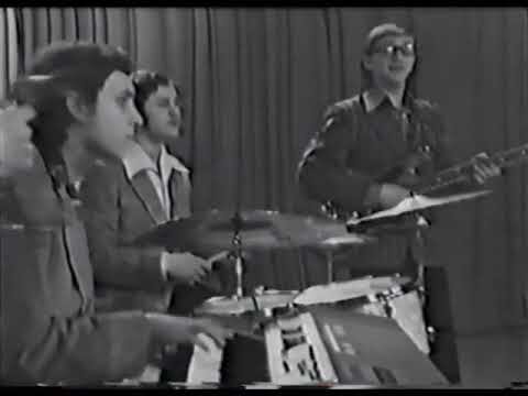 "Ариэль" исполняет песню "Уходишь ты" (70-е годы).Источник: Яндекс.Картинки.