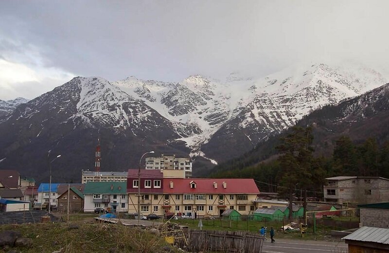 Чегет село. Поселок Эльбрус Кабардино-Балкария. Приэльбрусье поселок Эльбрус. Кабардино Балкария поселок Терскол. Поселок Терскол Приэльбрусье.