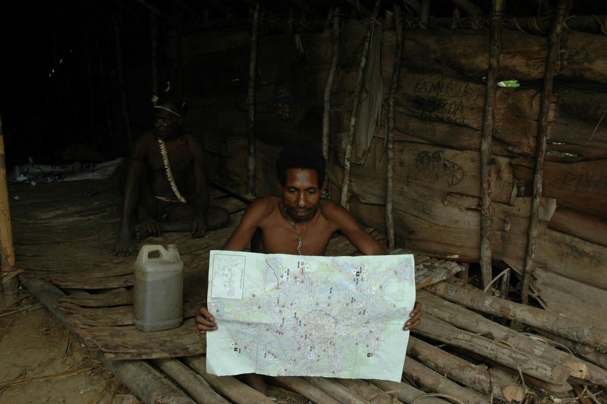 фото Петровича из Папуасии и из открытых источников