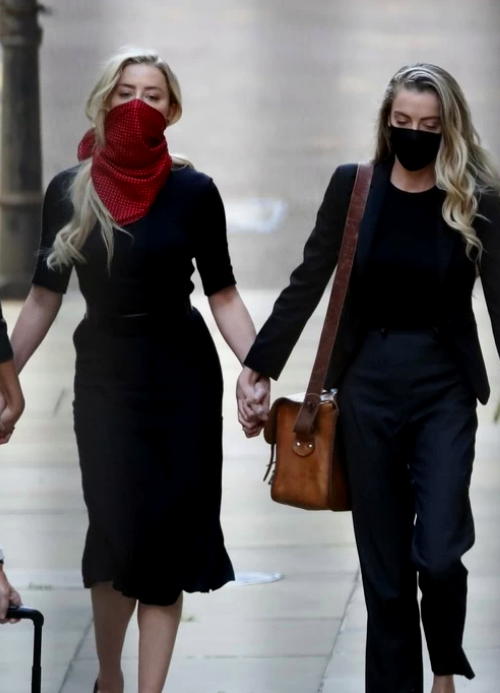 Эмбер Херд вместе с сестрой