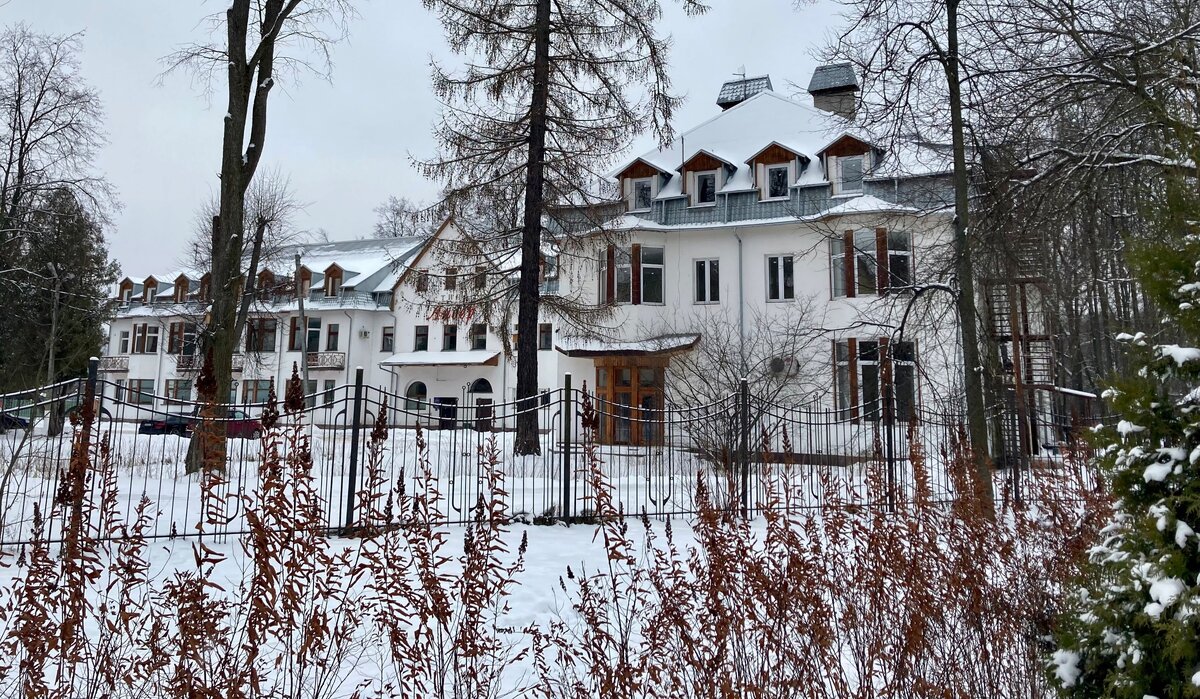 Гостиница "Лидер" в Глуховском парке