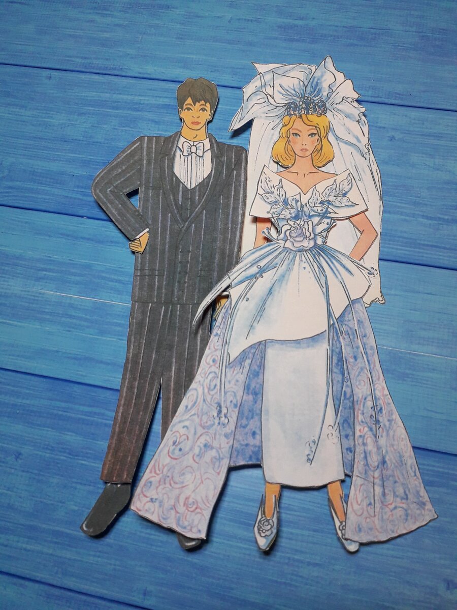 Те самые, из журнала "Миша", 1995 год. Наряды для них рисовали несколько художников, но самые экстравагантные вышли из-под пера Оксаны Корнеевой