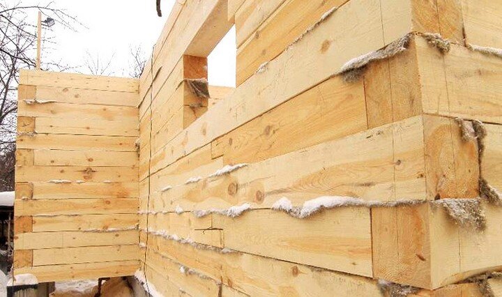 Дом из бруса естественной влажности под усадку