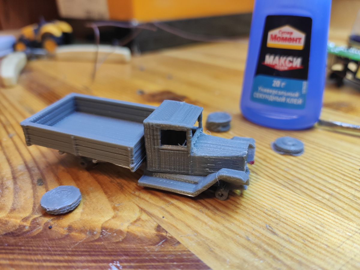 Оси на колёса из гвоздика. Следующие модели хочется напечатать с колёсами из Флекса или резиновых прокладок от водопровода.