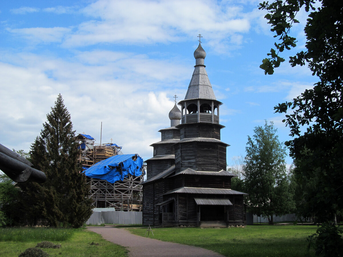 Церковь Рождества Богородицы на реставрации. Фото автора