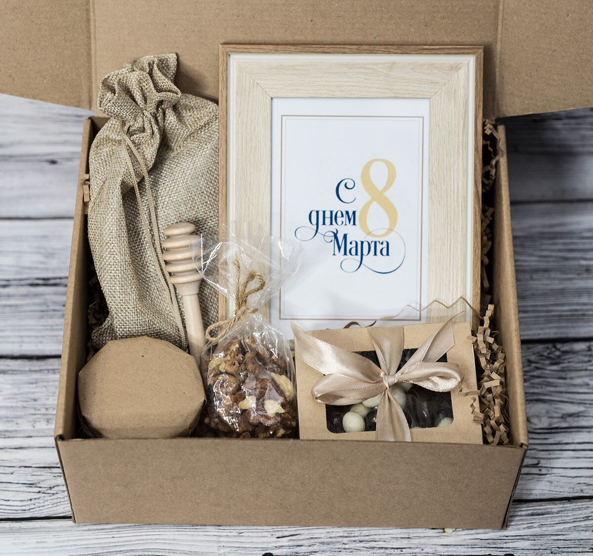 Подарочный бокс «8 марта», 1499 руб.