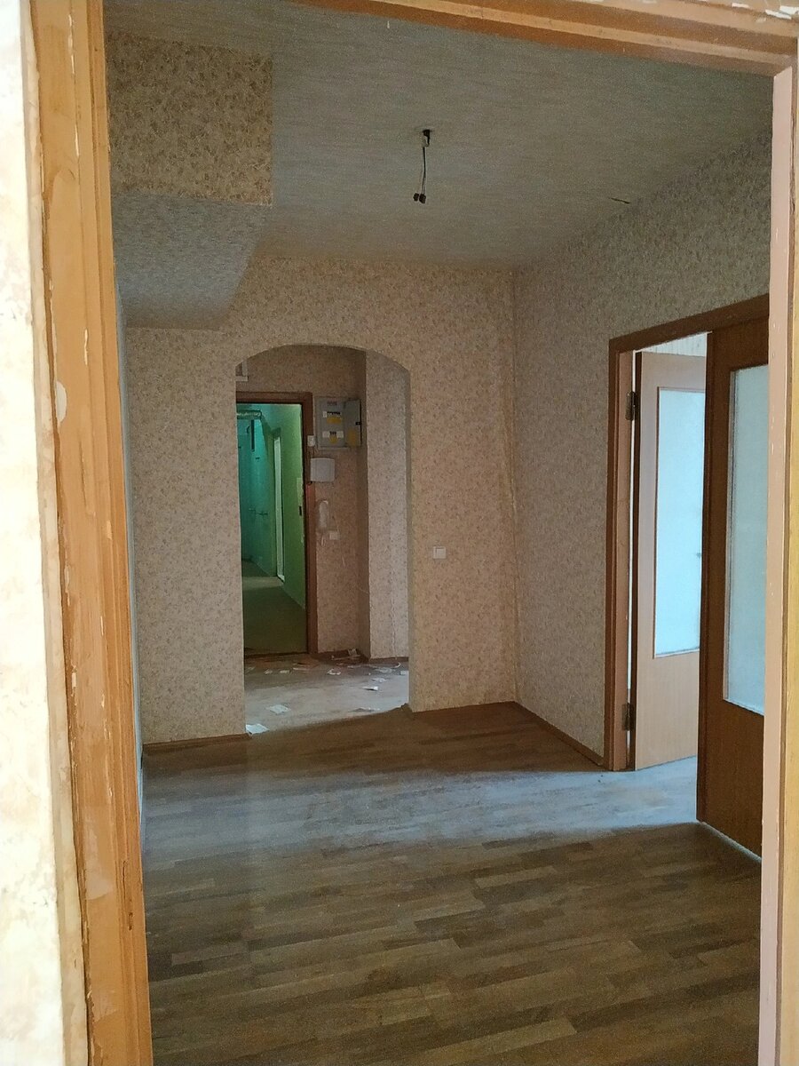 Простите за качество, фото было сделано на момент въезда в квартиру. 