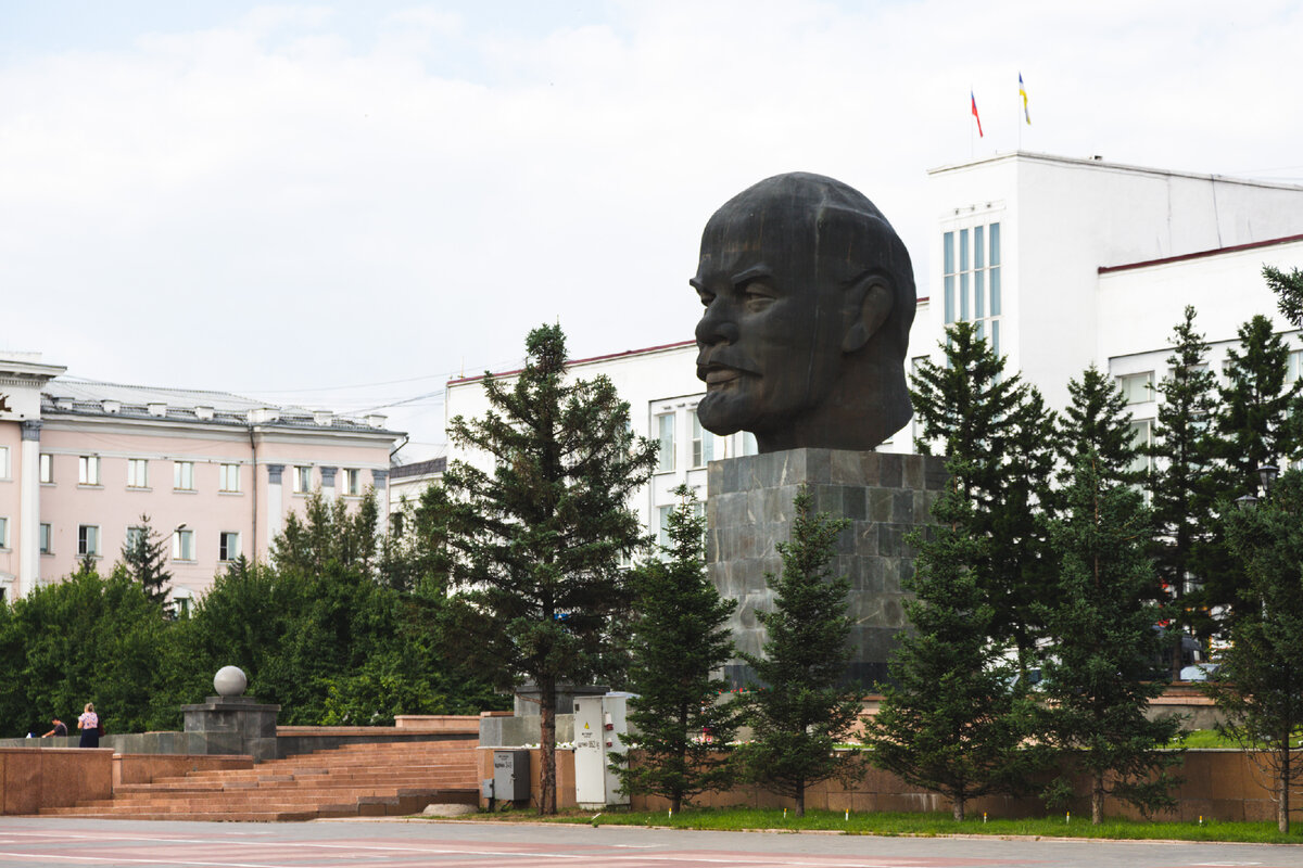 Статуи Ленина в разных городах России. Типовой проект или уникальные  сооружения? | Амбассадор счастья | Дзен