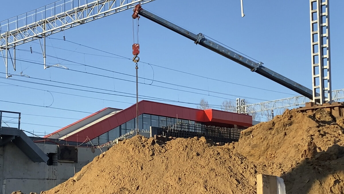 Эскалаторная галерея, ведущая из вестибюля на платформу.