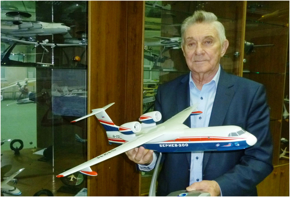 ПАНАТОВ Геннадий Cергеевич ( род. 20.03.1940 ) - авиаконструктор, академик.     Родился в станице Усть-Лабинской Краснодарского края. В 1963 году окончил Куйбышевский авиационный институт (сейчас Самарский аэрокосмический университет) по специальности - аэродинамик и был направлен в г.Таганрог в КБ Г.М.Бериева. Начал работать с должности инженера-конструктора.
    В 1980 г. был назначен ведущим конструктором, а затем заместителем главного конструктора по самолету-амфибии А-40 Альбатрос.
    В 1990 г. был назначен главным конструктором и ответственным руководителем, в 1992 г. генеральным конструктором и начальником ТАНТК им. Г.М.Бериева. С 1994 г. является генеральным директором и генеральным конструктором ОА ТАНТК им. Г.М.Бериева.
    В 1993 г. Г.С.Панатову присвоена ученая степень доктора технических наук. В этом же году он был избран академическим советником Международной инженерной академии и академиком Академии транспорта РФ. С 1994 г. почетный доктор Самарского аэрокосмического Госуниверситета. С 1995г. старший член американского института аэронавтики и астронавтики.
    За время своей работы на предприятии Г.С.Панатов участвовал в исследованиях в области гидроаэродинамики, динамики полета, математического и физического моделирования по тематикам пассажирского самолета Бе-30, самолета-амфибии вертикального взлета и посадки ВВА-14, самолетов МР и А-50, а так же обеспечивал решение технических проблем, организацию строительства, испытаний и доводки самолета-амфибии А-40.
    Руководил программами создания конверсионных самолетов-амфибий - противопожарного Бе-12П, грузопассажирского Бе-12НХ, самолета местных линий Бе-32К, многоцелевого самолета-амфибии Бе-200, легкого самолета-амфибии Бе-103 и других.
