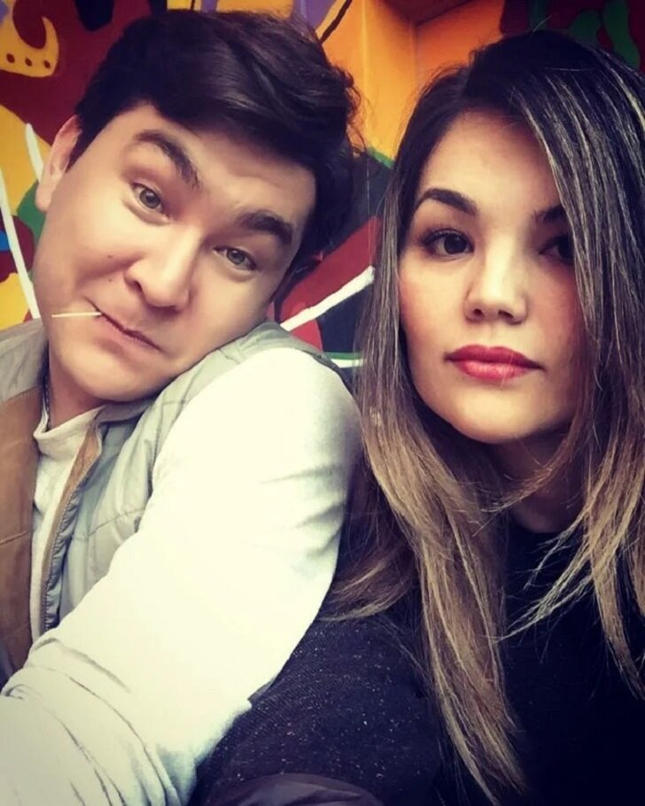 Азамат Мусагалиев с женой Викторией. Фото: соцсети