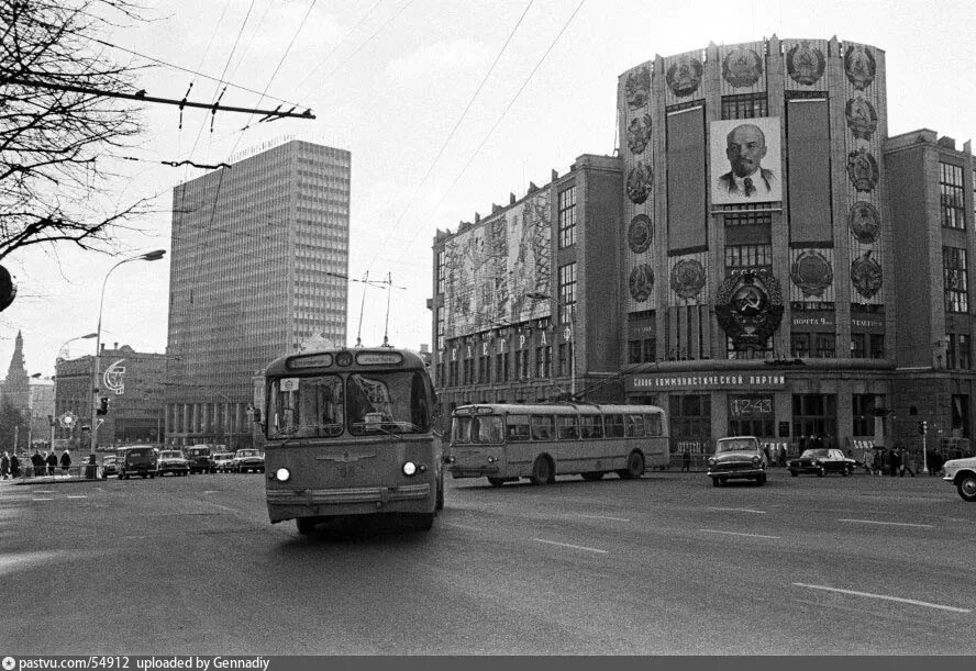 1970 год в фотографиях. Арбат 1960. Колхозная площадь в москве. Москва 1970-е. Москва 1970.