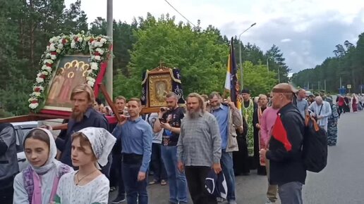 12 июля 17 июля. 17 Июля 2022 крестный ход Боголюбово. Крестный Царский ход в Козельске 2022. Крестный ход в Козельске 2022 17 июля. Крестный ход в Козельске 2022.