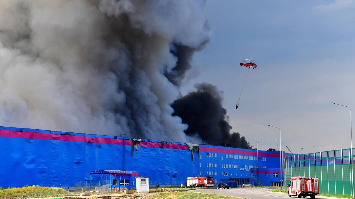    Пожар на складе OZON в Подмосковье© РИА Новости / Алексей Куденко
