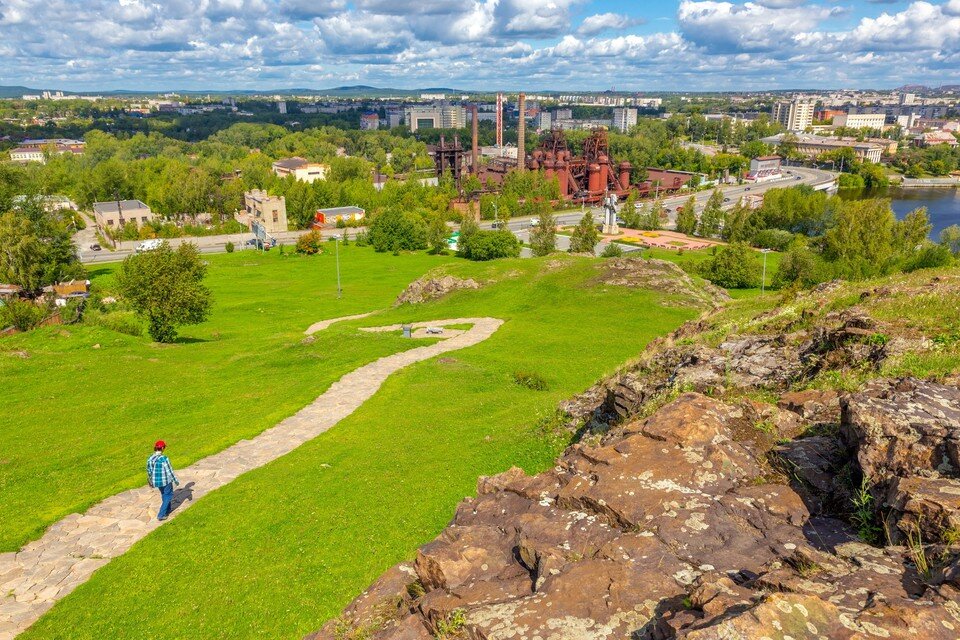     Вид на город Нижний Тагил.  Shutterstock