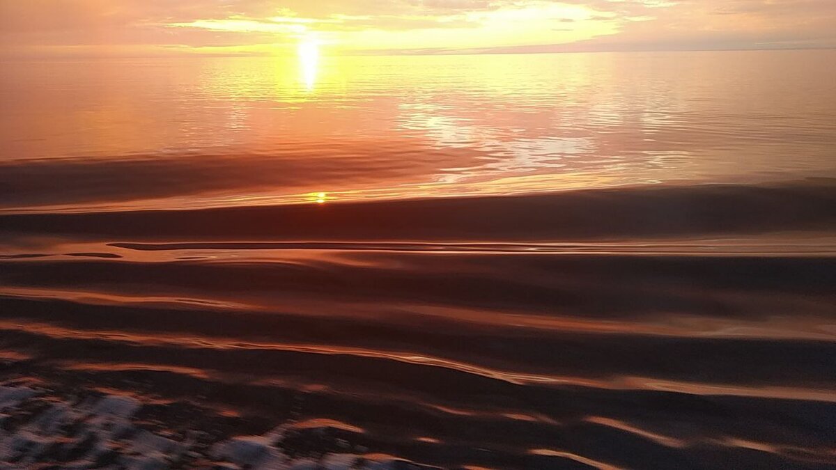 Белая ночь на белом море. Божественный свет красоты. Фото автора.
