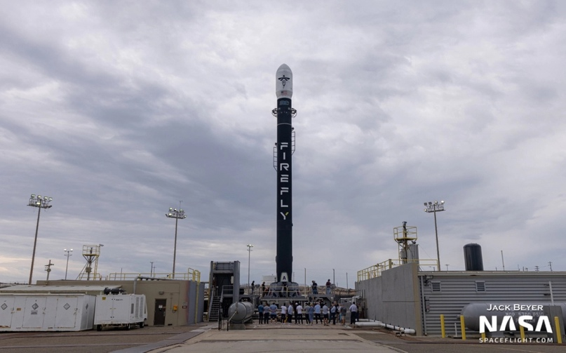 FLTA002 на площадке перед запуском. Предоставлено: Джек Бейер для NSF 