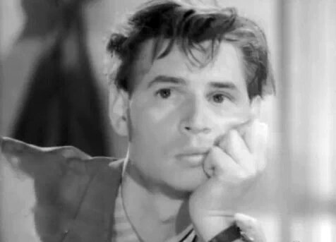 Анатолий Адоскин в фильме "Наши соседи" источник: kino-teatr.ru