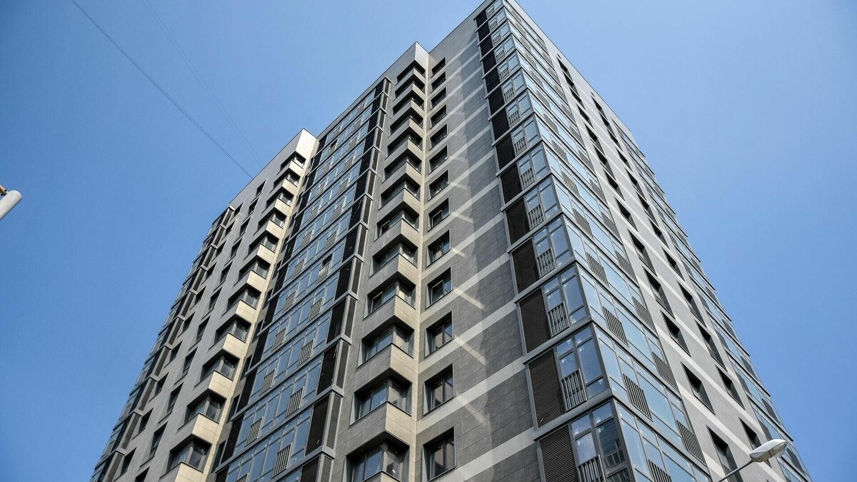     Если льготная ипотека на новостройки под 7% годовых в России не будет продлена на 2023 год, жилищные кредиты могут стать неподъемными для ижевчан. К такому выводу пришли аналитики Циан и hh.ru, которые проанализировали, какую часть семейного дохода россияне отдают банкам в счет ипотечных ссуд.