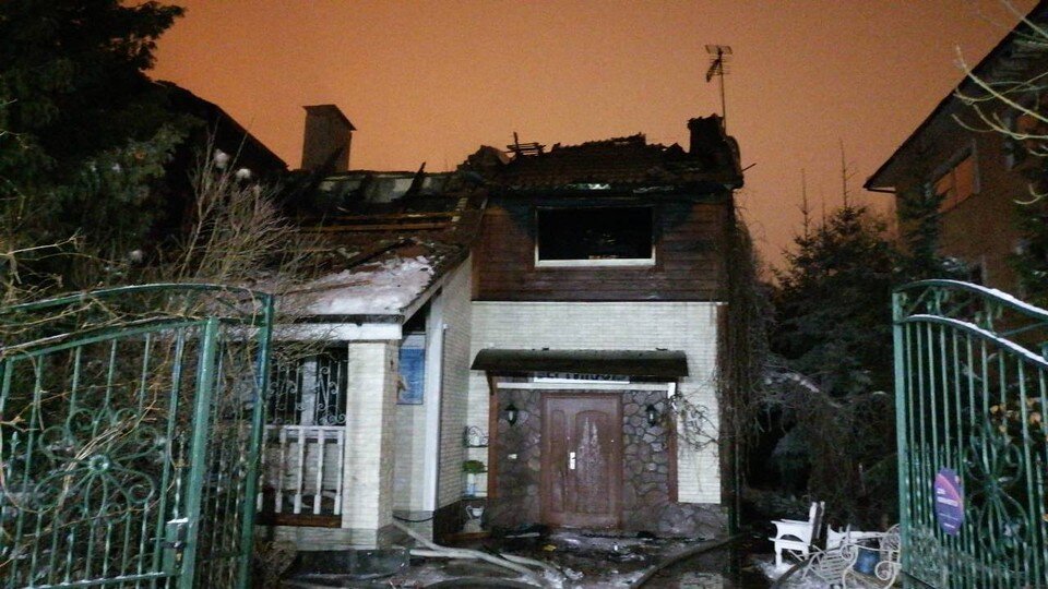     На месте пожара, унесшего жизнь вдовы Станислава Говорухина. Фото: СК РФ