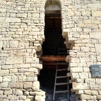 Вход в одну из башен Кахиба