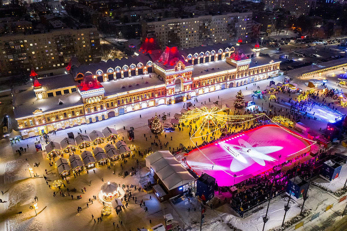 Каток на ярмарке нижний новгород. Нижегородская ярмарка Нижний Новгород каток. Каток на Ярмарке в Нижнем Новгороде 2022. Каток на Нижегородской Ярмарке 2022.