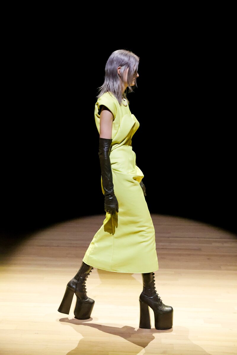    Marc Jacobs осень-зима 2023/24АРХИВЫ ПРЕСС-СЛУЖБ