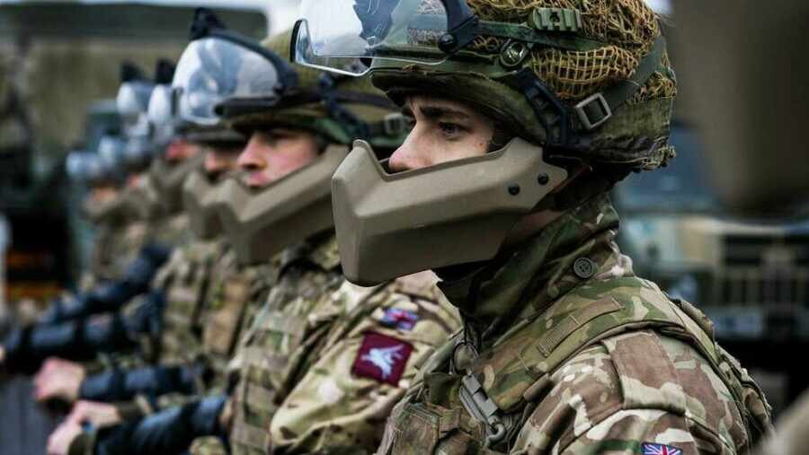 Вооруженные силы Великобритании на протяжении десятилетий опустошались из-за сокращения расходов, и в настоящее время страна менее готова к войне, чем когда-либо в истории.