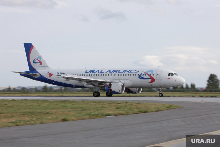    У стюардессы «Уральских авиалиний» во время полета случился инсульт