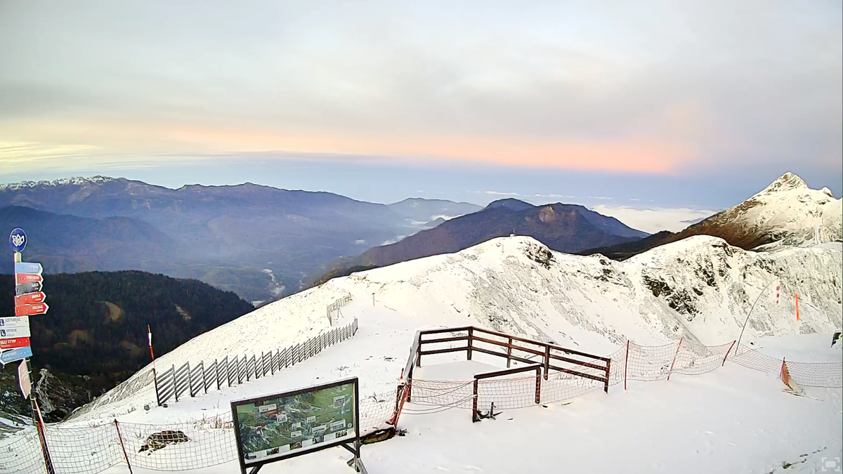 Снег на курорте выпал начиная с высоты 2000 м