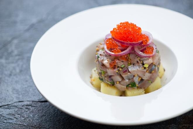 Тартар из сельди - закуска, известная еще в довоенные времена